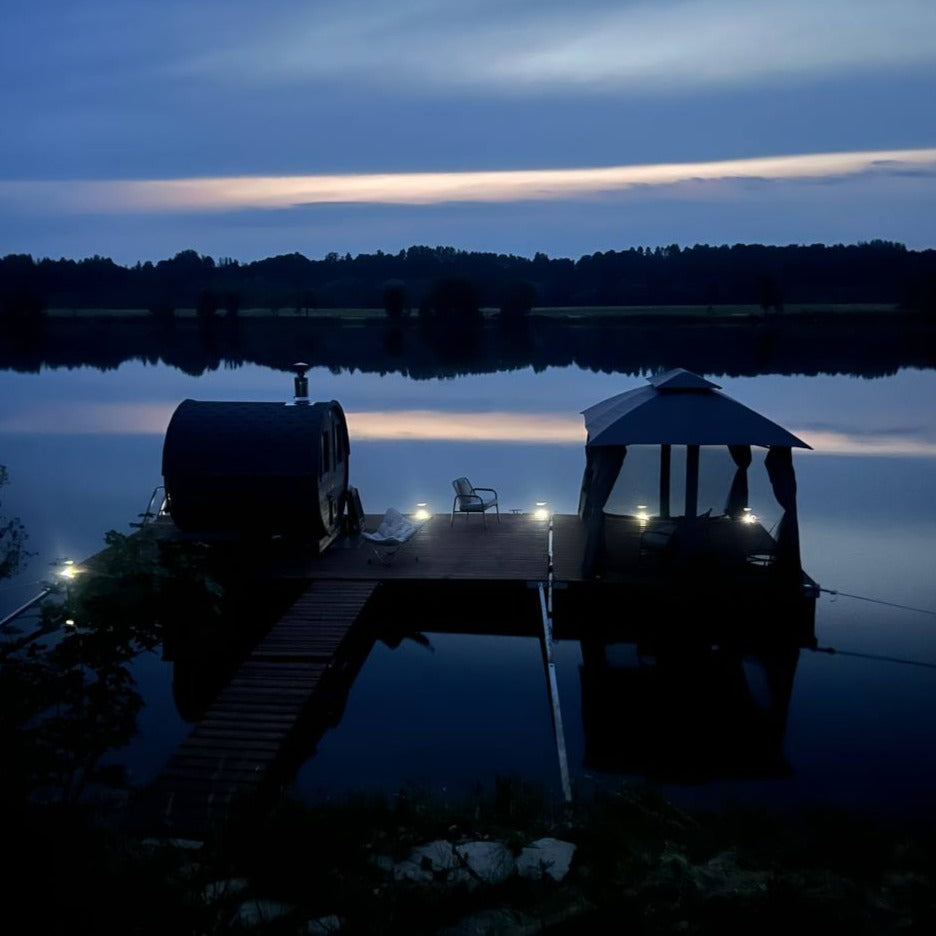 Muciņpirts uz ūdens, piknika vieta, terase uz ūdens, pirts pie Daugavas